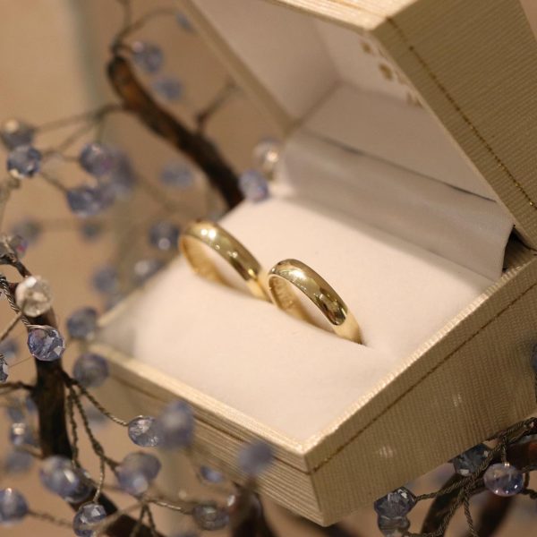 Clasic Elegant Gold Rings