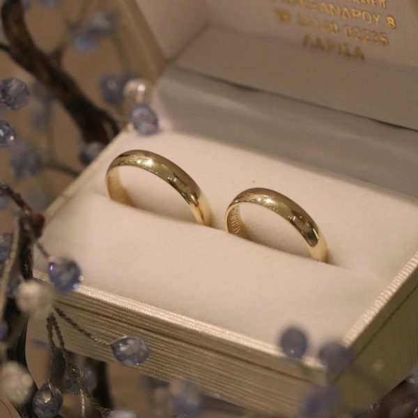 Clasic Elegant Gold Rings