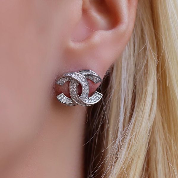 Exclusive Twist Earrings