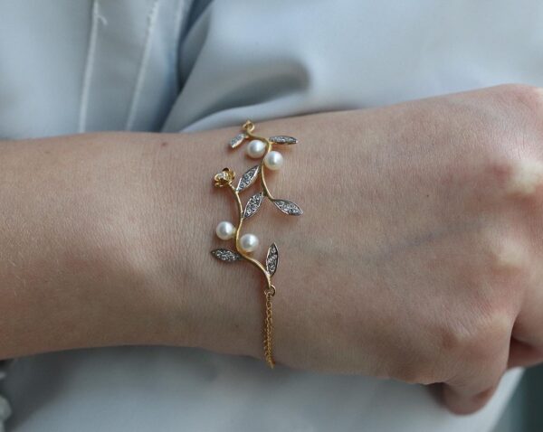 Handmade Gold Flower Bracelet by Triantafyllos 14k